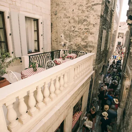 Heritage Cardo