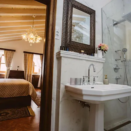 Heritage Cardo Hotel 4*