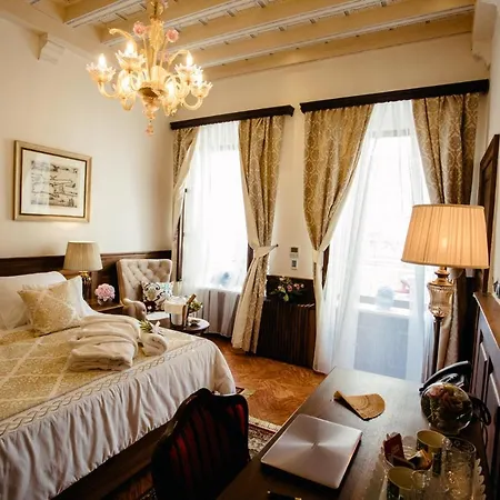 호텔 Heritage Cardo 4*